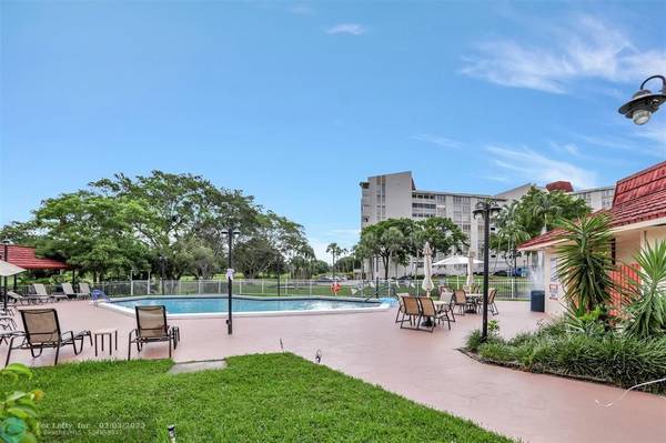 6921 Environ Blvd  #6O, Lauderhill, FL 33319