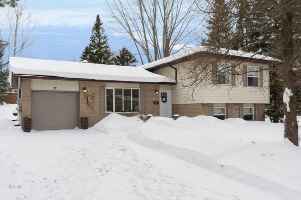 57 Indian Arrow RD, Barrie, ON L4M 5P1