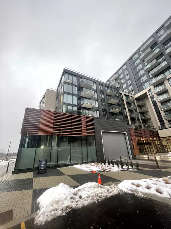 Oakville, ON L6H 8A3,1415 Dundas ST #304