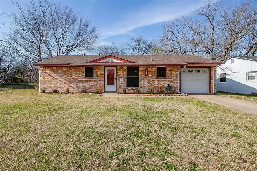 820 Sunnybrook Drive, Burleson, TX 76028