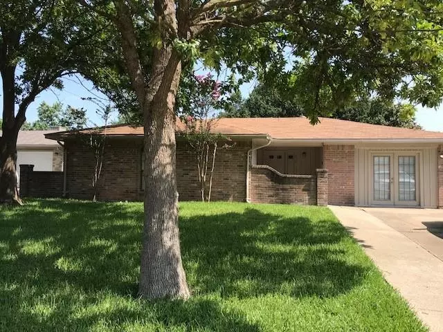 716 Meadowdale Drive, Royse City, TX 75189