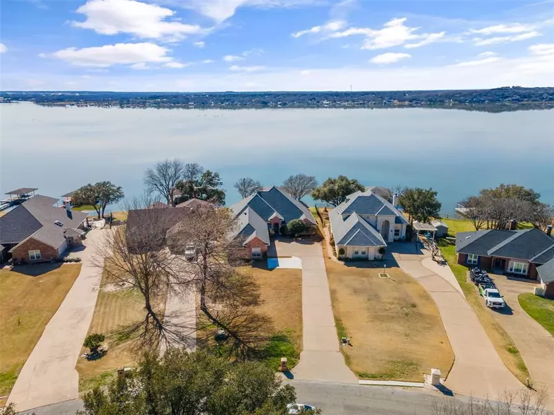 3917 Buena Vista Circle, Granbury, TX 76049