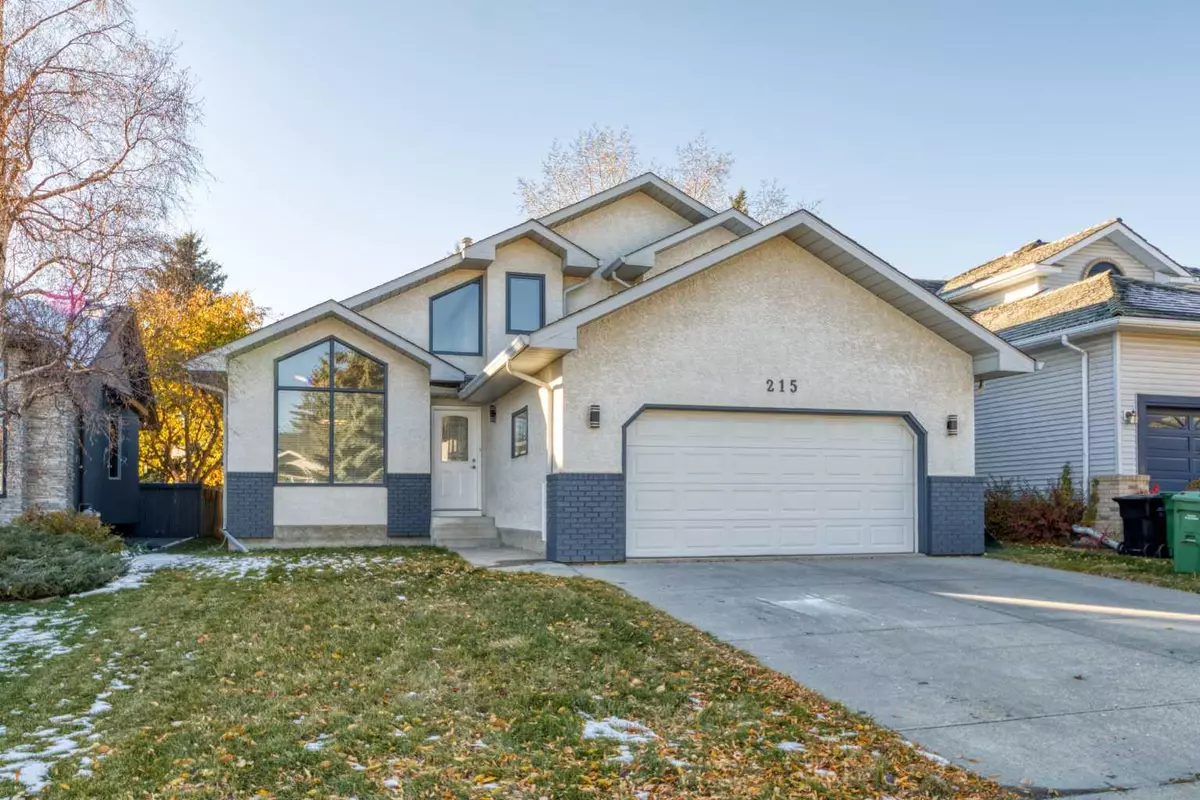 Calgary, AB T3G 3P3,215 Hawkstone Close NW