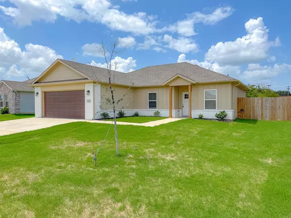 3820 Skylane Avenue, Corsicana, TX 75110