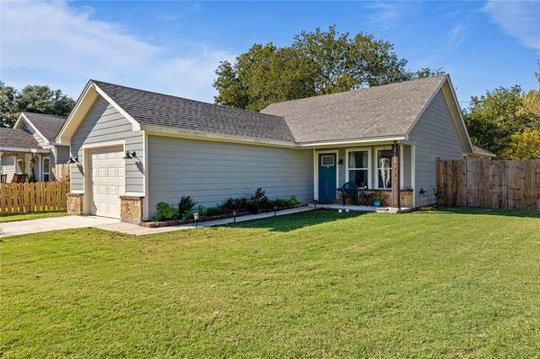 317 Chase Avenue, Cleburne, TX 76031