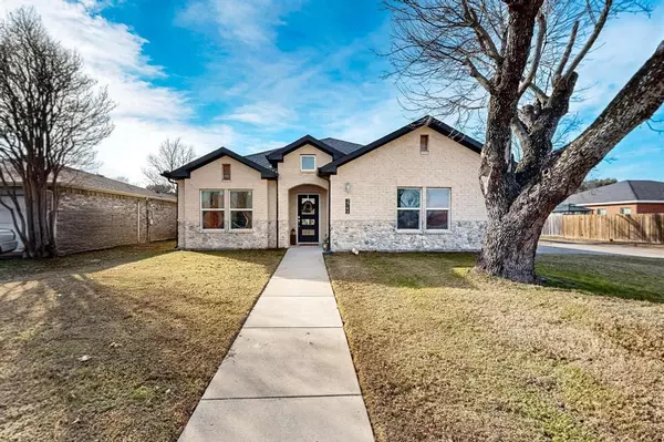 2745 Town North Drive, Lancaster, TX 75134