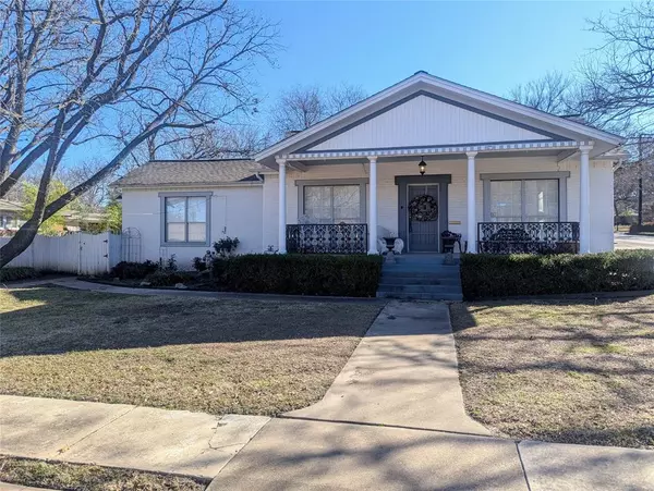 Weatherford, TX 76086,415 W Couts Street