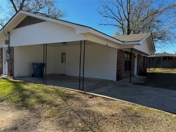 Minden, LA 71055,102 Azalea Street