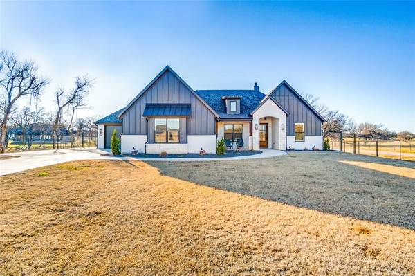 1000 Hennesay Park, Springtown, TX 76082