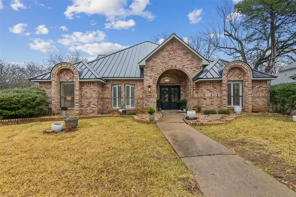 4901 Wareham Drive, Arlington, TX 76017