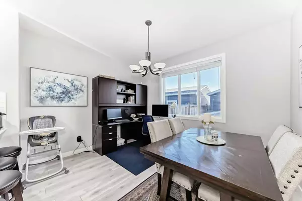 Calgary, AB T3J 2B5,738 Savanna LNDG NE