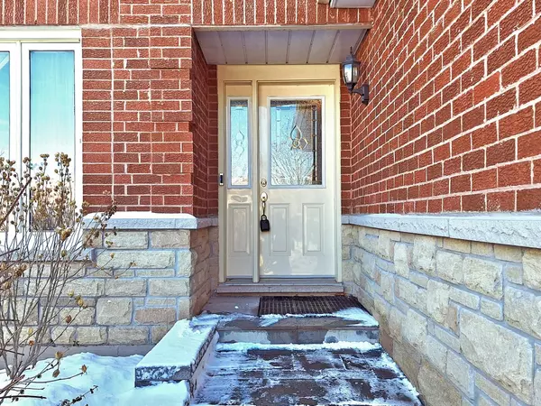 Vaughan, ON L6A 1J3,15 Fieldcroft CT