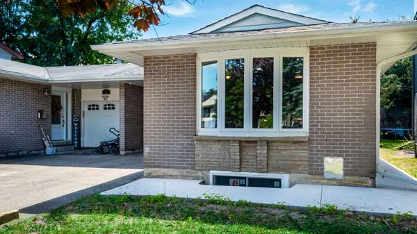 42 Cardwell ST, Orangeville, ON L9W 2V6