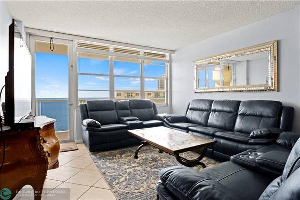 Hollywood, FL 33019,3725 S Ocean Dr  #1610