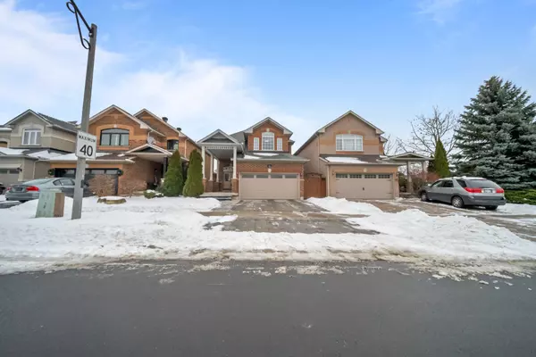 51 White Cedar DR, Markham, ON L3S 4B5