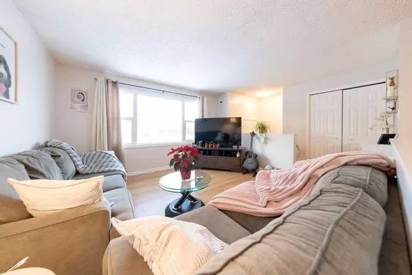 Lloydminster, AB T9V 1W3,5708 31 ST