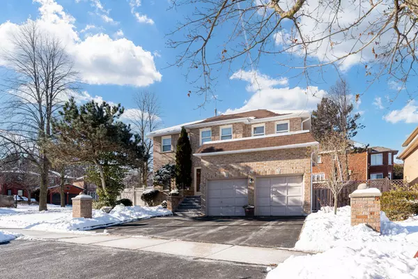 109 Topham CRES, Richmond Hill, ON L4C 9E9