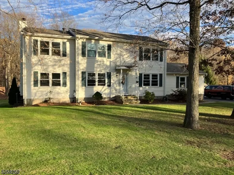 21 Patriot Rd, Jefferson Twp., NJ 07849