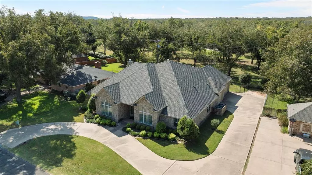 7413 Ravenswood Road, Granbury, TX 76049