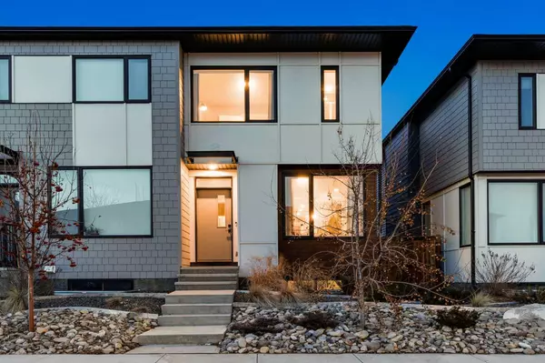 22 Homestead BLVD NE, Calgary, AB T3J 2H1