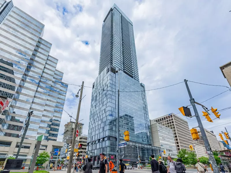 488 University AVE #5202, Toronto C01, ON M5G 0C1