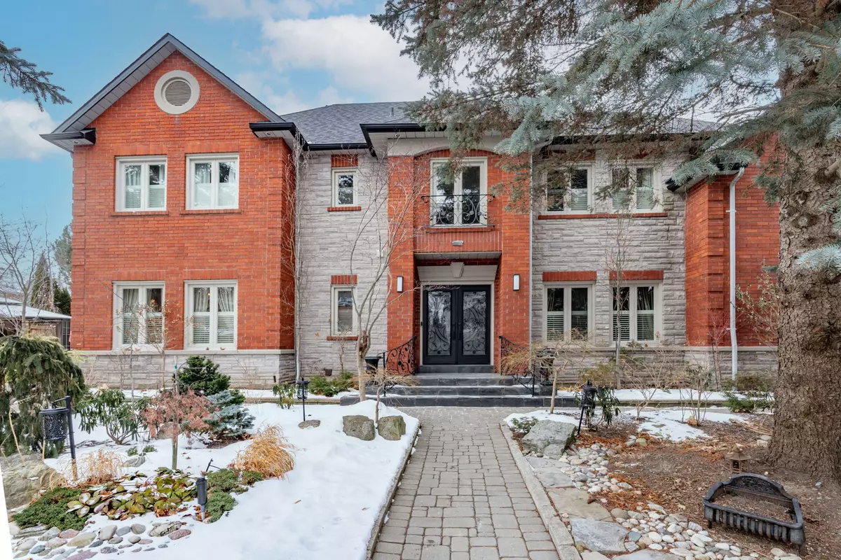 Mississauga, ON L5V 1M4,6158 Kisby DR