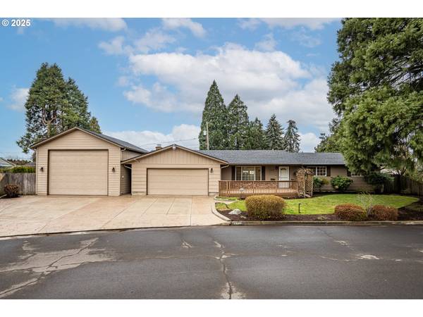 2448 LARALEE ST, Springfield, OR 97477