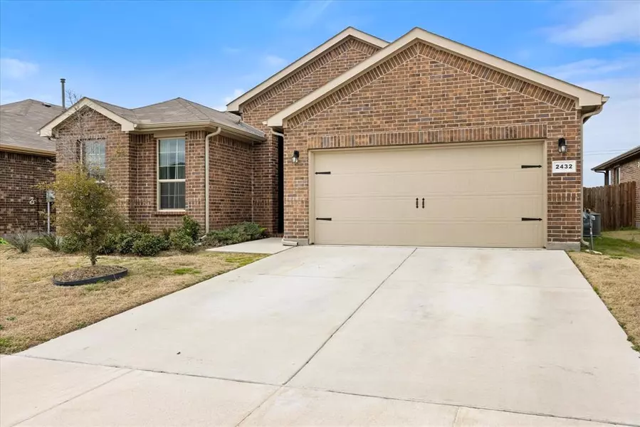 2432 Goodnight Ranch Drive, Weatherford, TX 76087