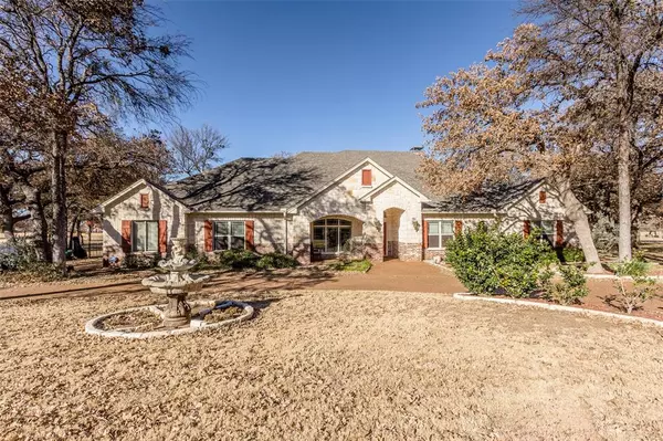 506 S Sugartree Drive, Lipan, TX 76462