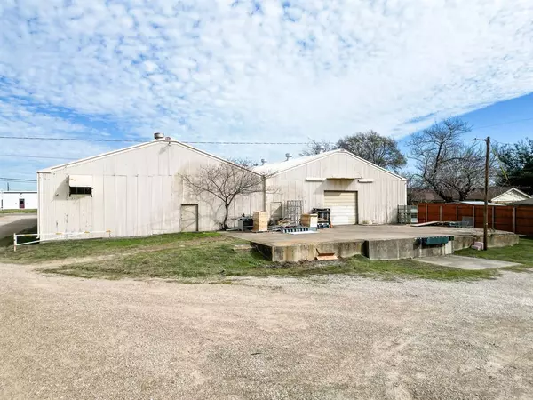 Ennis, TX 75119,2309 N Preston Street