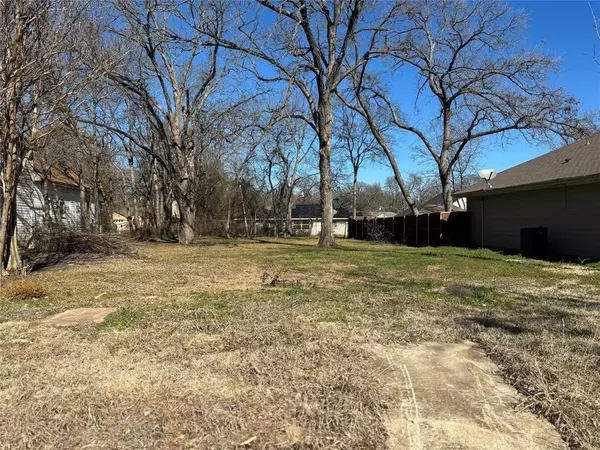 Bonham, TX 75418,803 E 6th Street