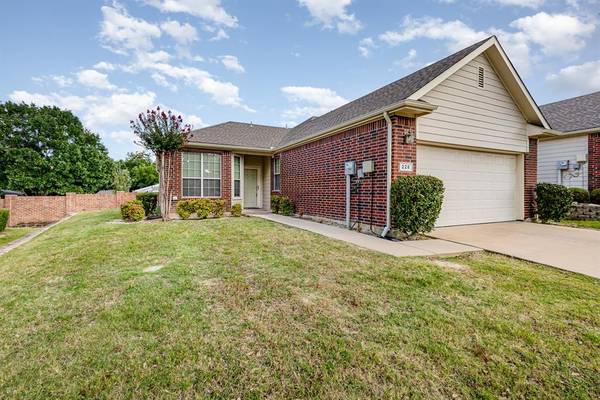 228 Heritage Hill Drive, Lewisville, TX 75067