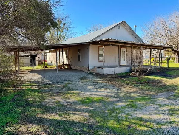 De Leon, TX 76444,224 W Lowe Avenue