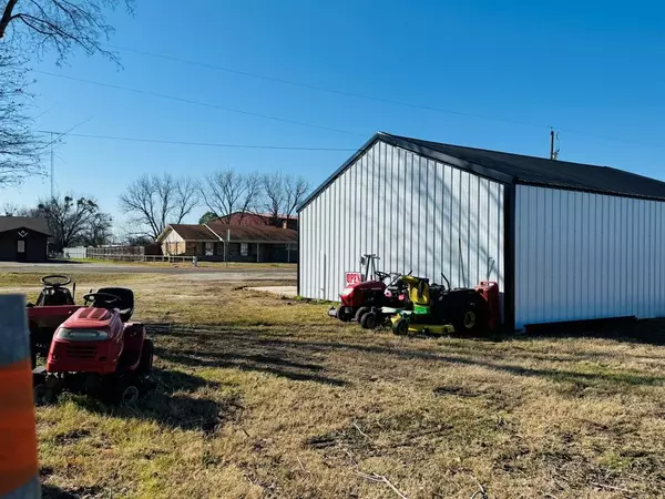 Yantis, TX 75497,100 E Oak Street