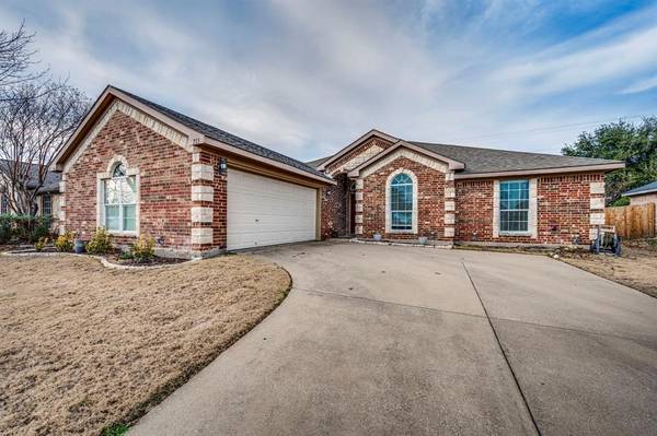 713 Escapade Court, Midlothian, TX 76065