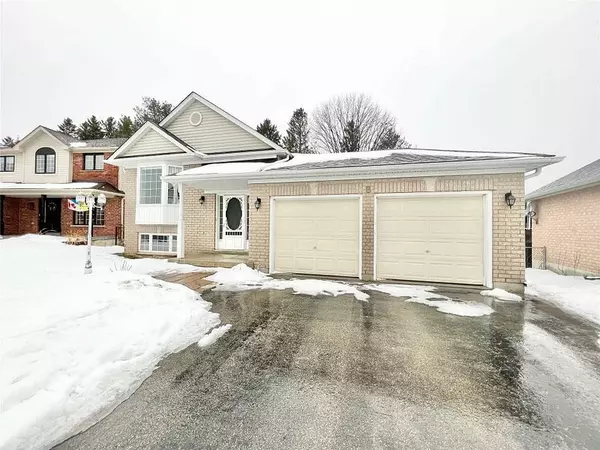 8 Country LN, Barrie, ON L4N 0E6