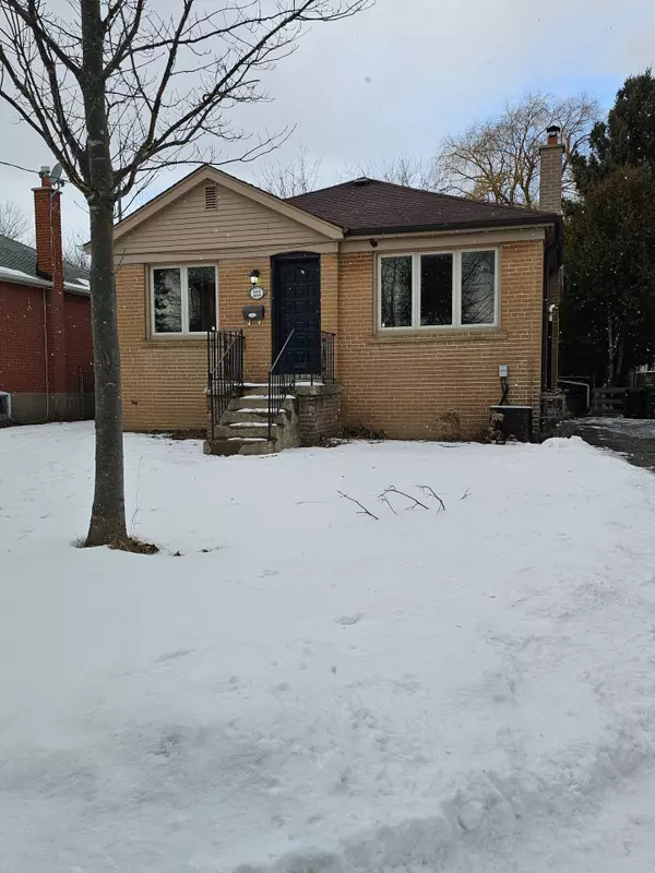 222 Patricia AVE, Toronto C07, ON M2M 1J5