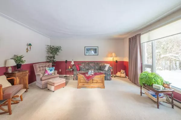 Minden Hills, ON K0M 2K0,27 Vintage CRES