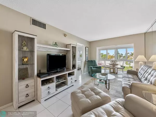 Lauderdale By The Sea, FL 33062,1461 S Ocean Blvd  #317