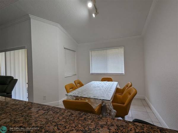 Coral Springs, FL 33071,914 Coral Club Dr  #914