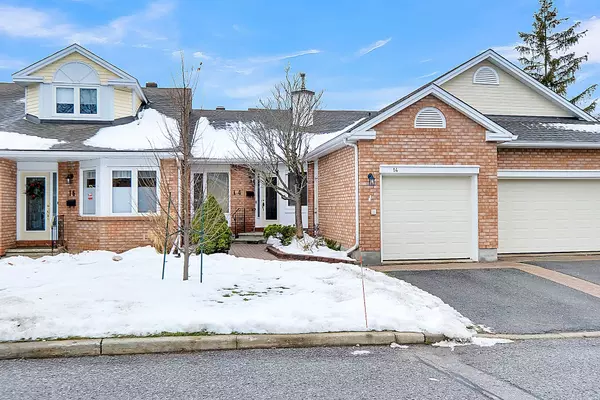 14 Grand Cedar CT, Ottawa, ON K2S 1C8