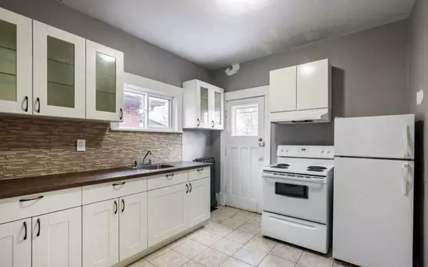 Hamilton, ON L8M 2W8,25 Spadina AVE #Upper