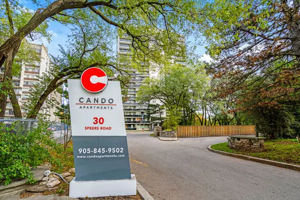 30 Speers RD #204, Oakville, ON M8Y 1W9