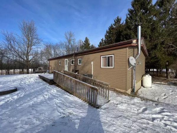 Rideau Lakes, ON K0G 1E0,3418 Highway 15 N/A