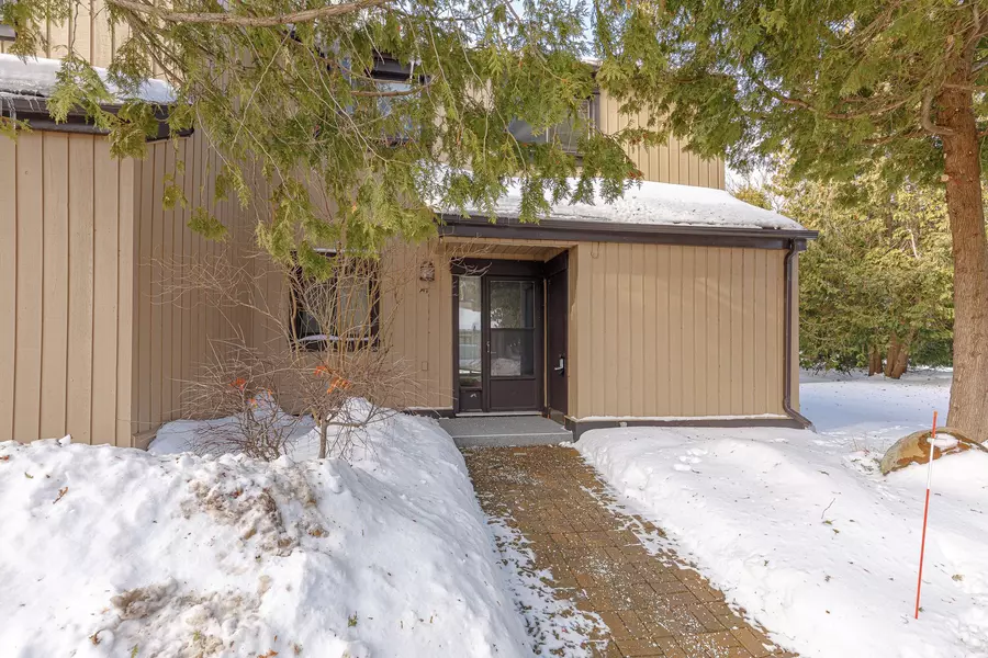 147 Escarpment CRES #7, Collingwood, ON L9Y 5B4