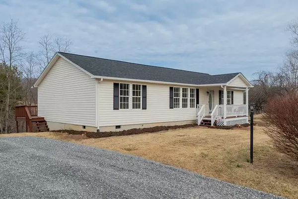 2542 Pinewood Dr., Draper, VA 24324