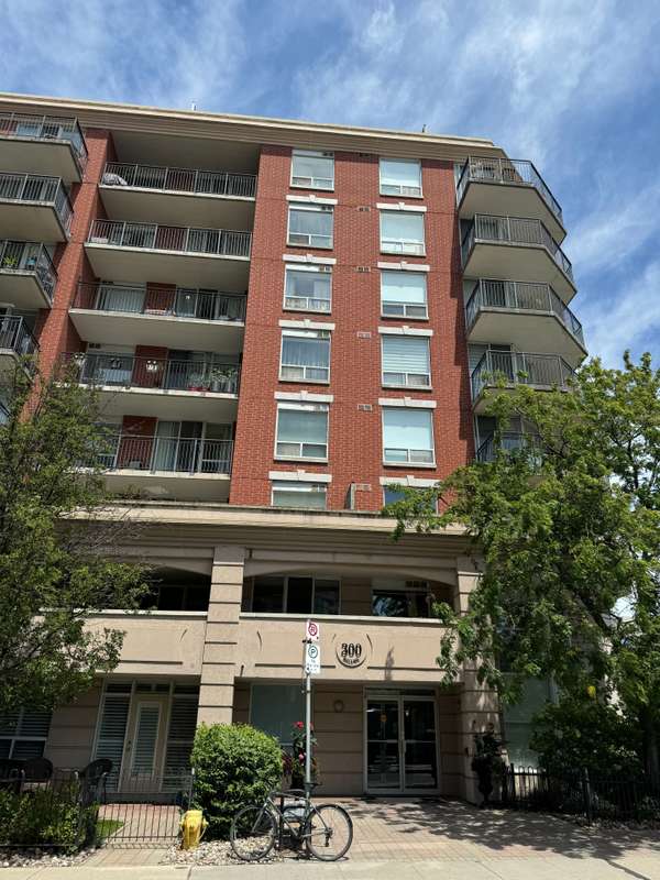 300 Balliol ST #810, Toronto C10, ON M4S 3G6