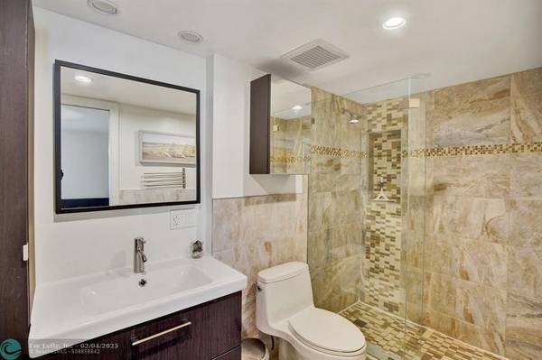 Sunny Isles Beach, FL 33160,250 180th Dr  #154