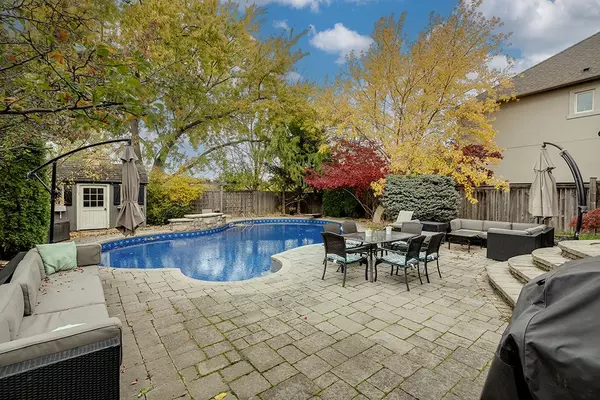 Oakville, ON L6L 6V7,177 Spring Azure CRES