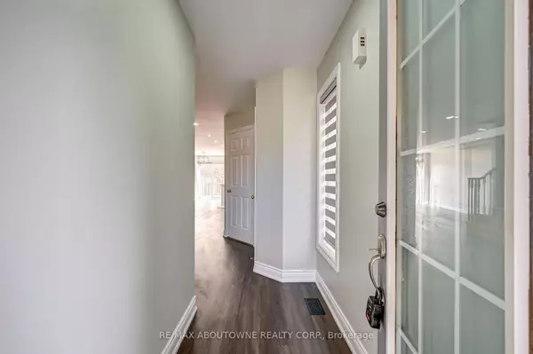 Mississauga, ON L5V 2N4,1140 Foxglove PL